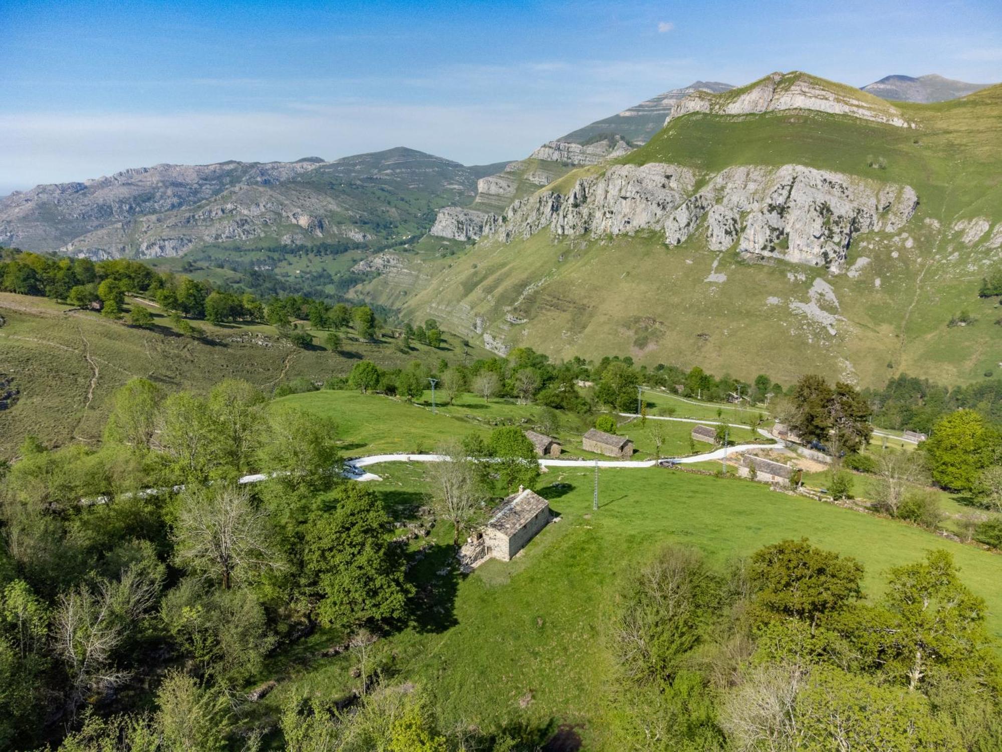 Vivienda Pasiega Lo Lucas 1920 San Roque de Ríomiera Екстериор снимка