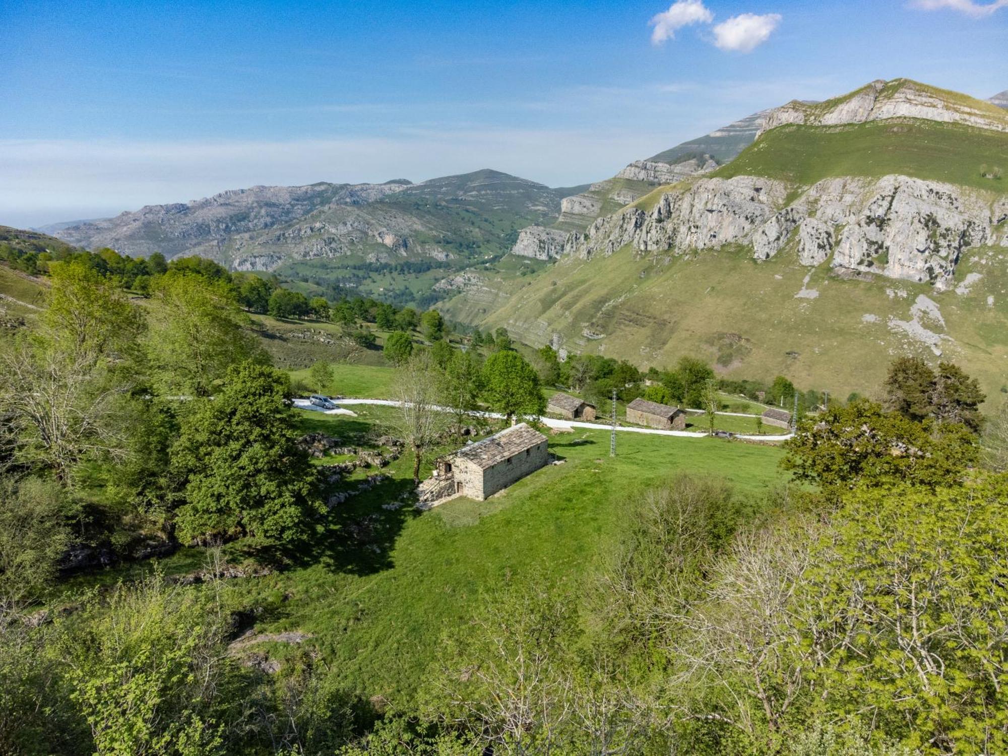 Vivienda Pasiega Lo Lucas 1920 San Roque de Ríomiera Екстериор снимка